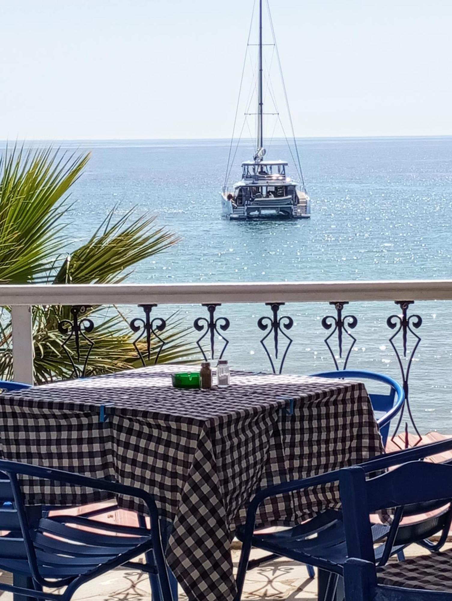 Svetlana & Michalis Oasis Hotel Agia Marina  Esterno foto
